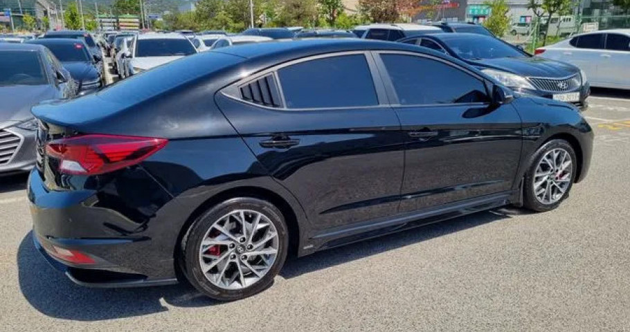 Hyundai Avante (Elantra) 