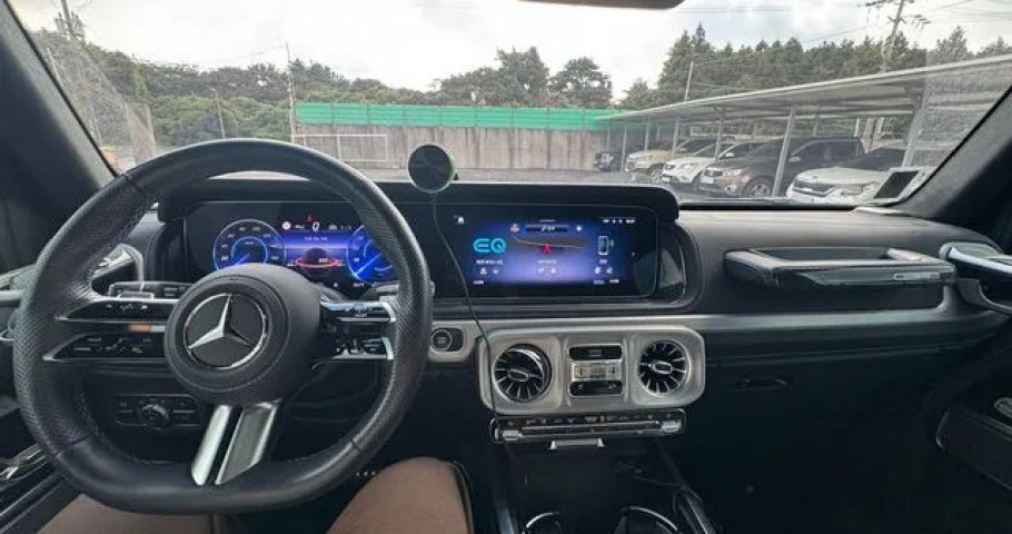 Mercedes-Benz G-Class 