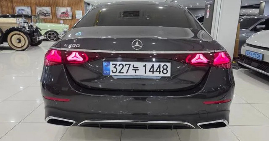 Mercedes-Benz E-Class 