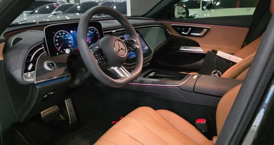 Mercedes-Benz E-Class 