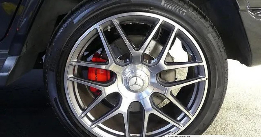Mercedes-Benz G-Class 