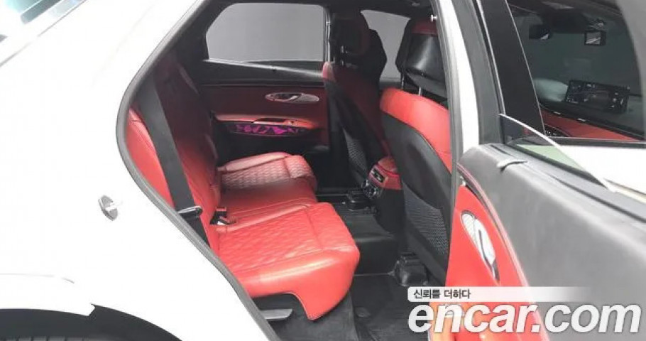 Genesis Gv70 