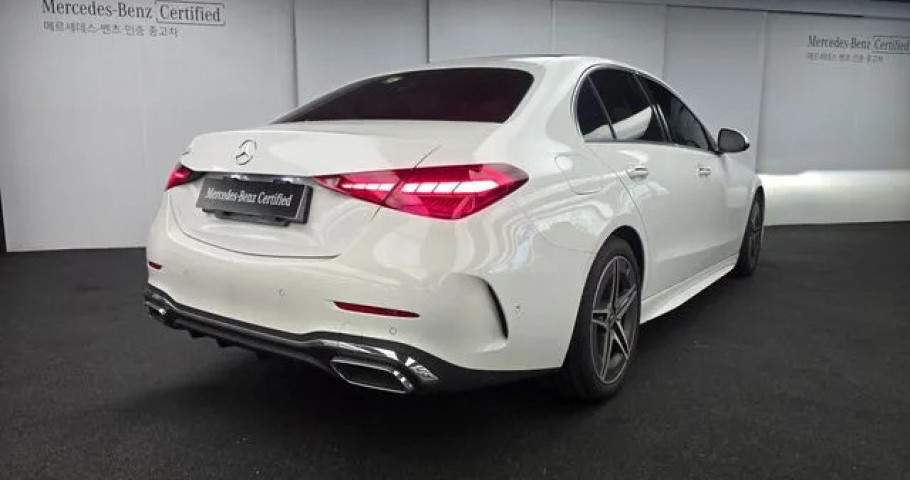 Mercedes-Benz C-Class 