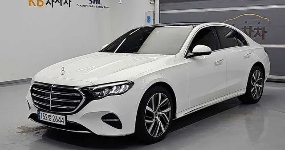 Mercedes-Benz E-Class 