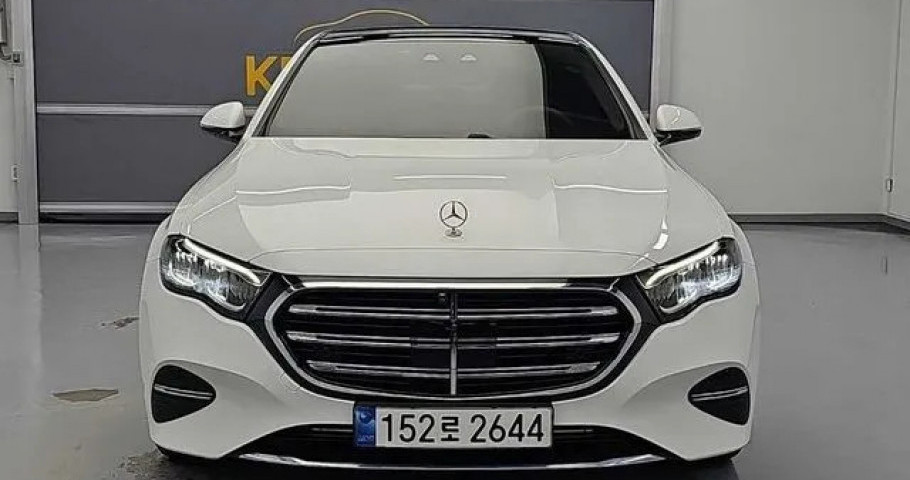 Mercedes-Benz E-Class 