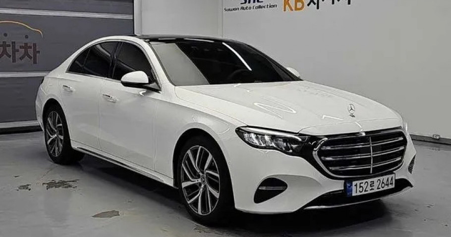 Mercedes-Benz E-Class 