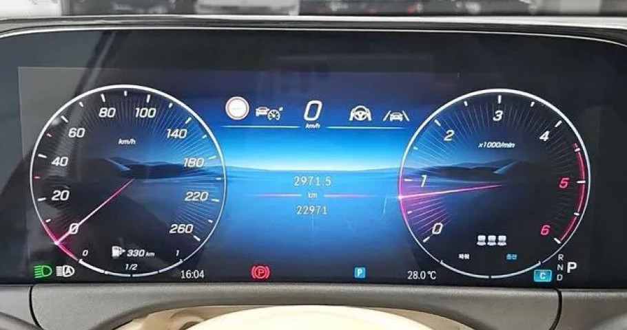 Mercedes-Benz E-Class 