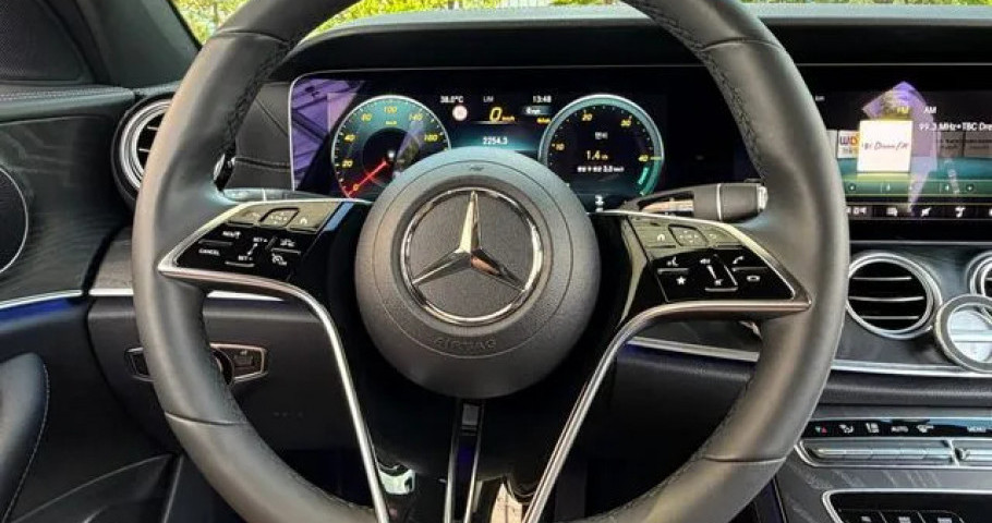 Mercedes-Benz E-Class 