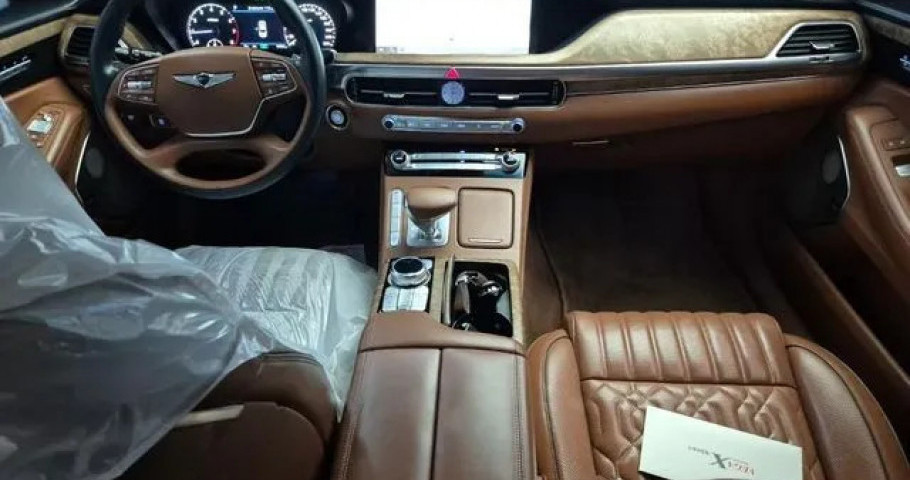 Genesis G90 