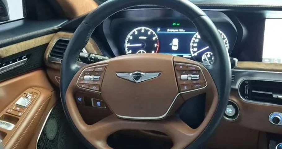 Genesis G90 