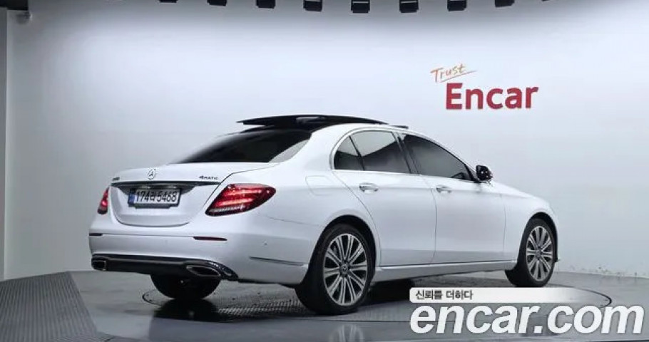 Mercedes-Benz E-Class 