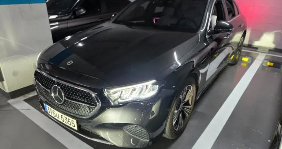 Mercedes-Benz E-Class 