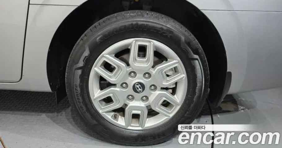 Hyundai Staria 