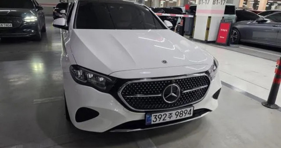 Mercedes-Benz E-Class 