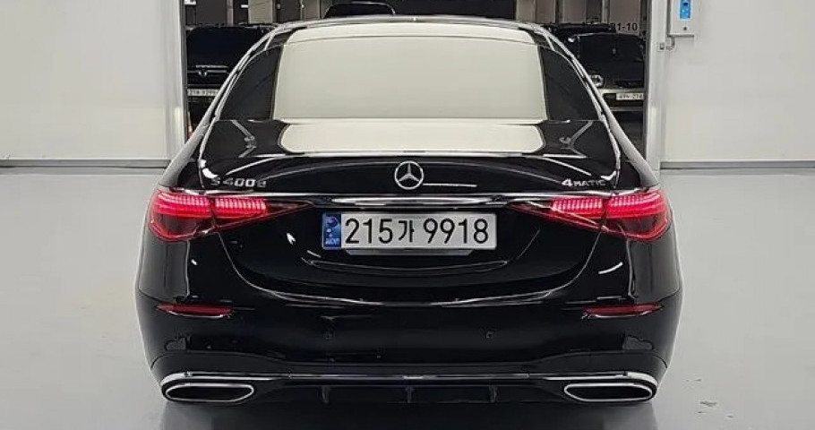 Mercedes-Benz S-Class 