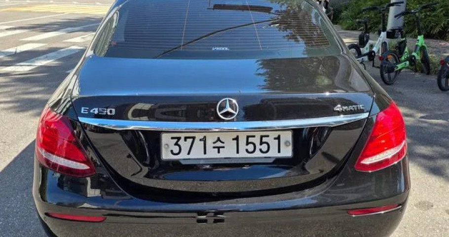 Mercedes-Benz E-Class 