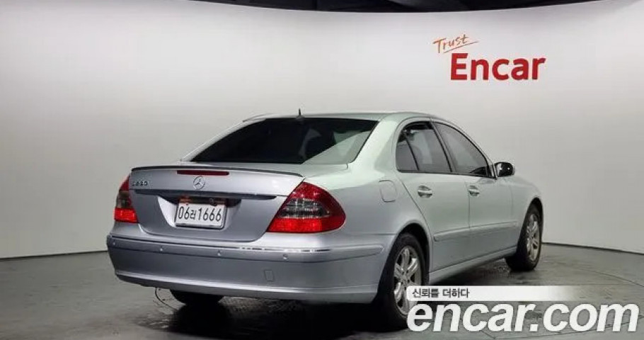 Mercedes-Benz E-Class 