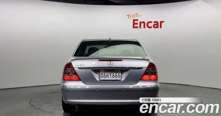 Mercedes-Benz E-Class 