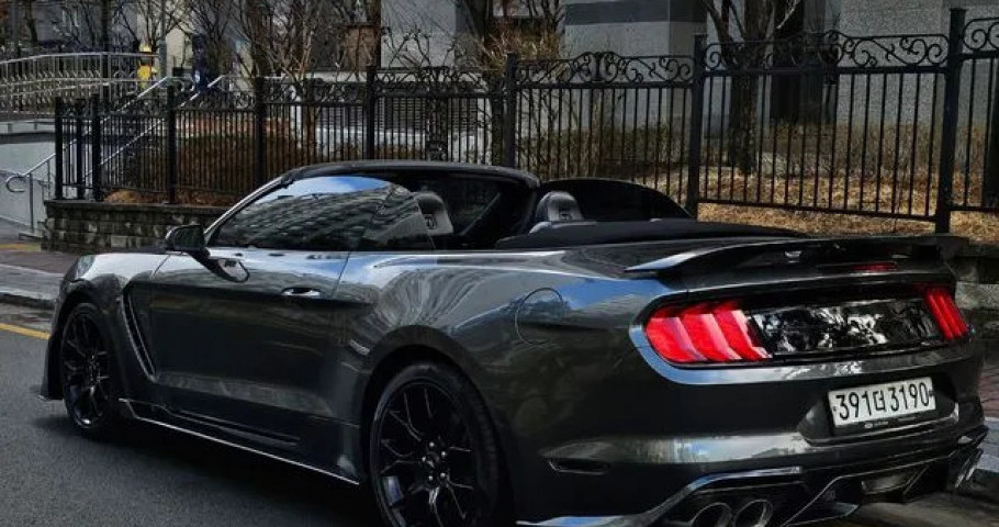 Ford Mustang 
