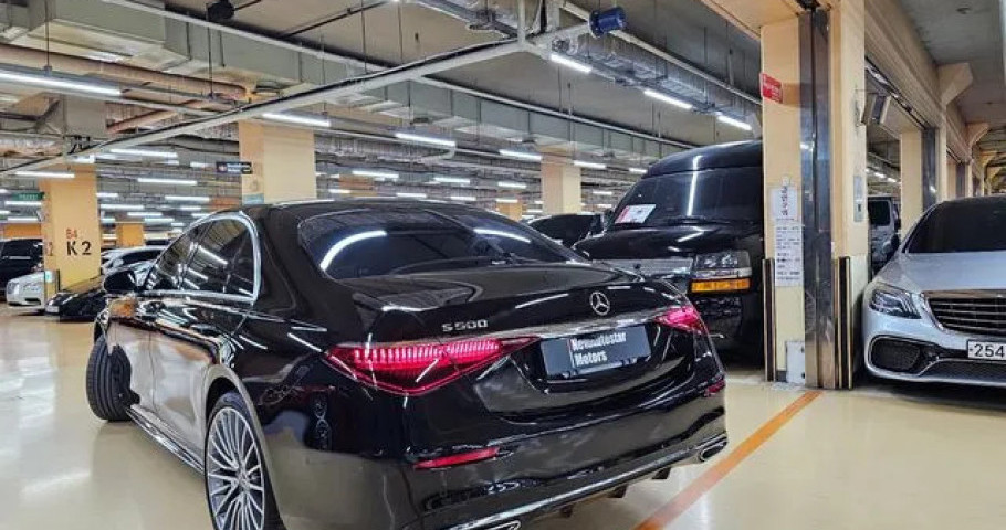 Mercedes-Benz S-Class 