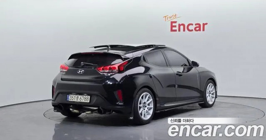 Hyundai Veloster 