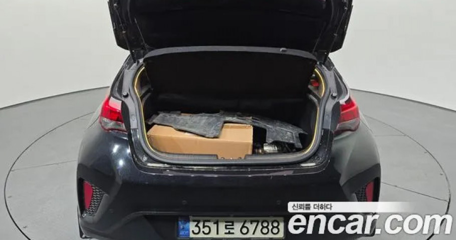 Hyundai Veloster 