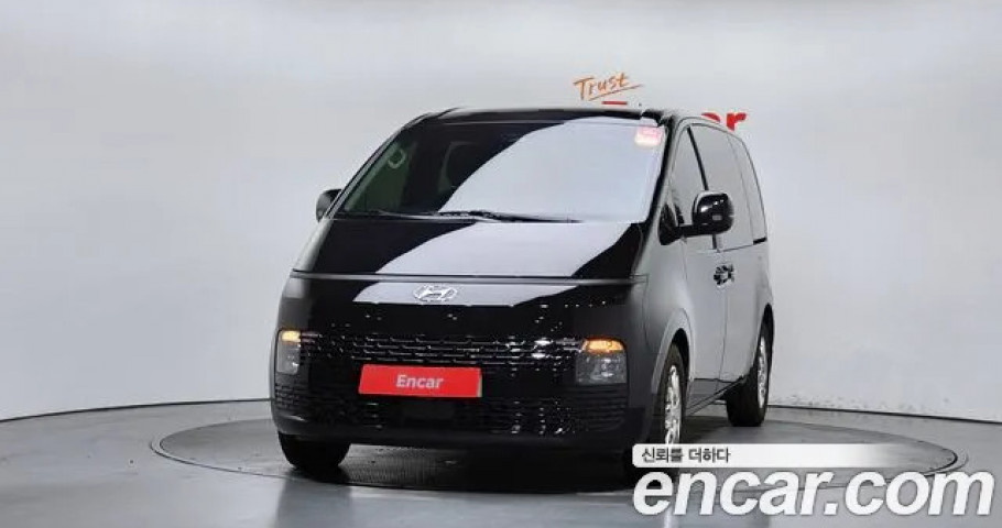 Hyundai Staria 