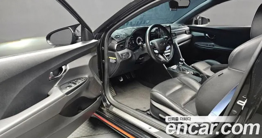 Hyundai Veloster 
