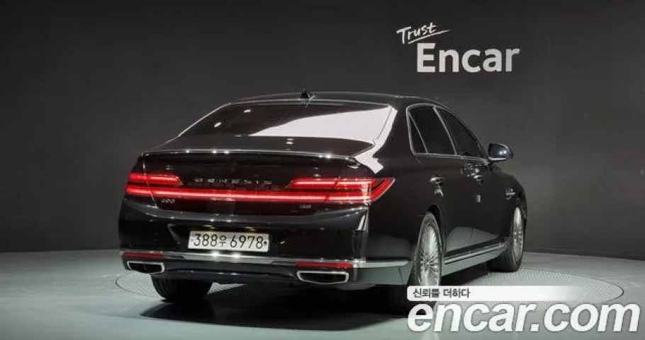 Genesis G90 