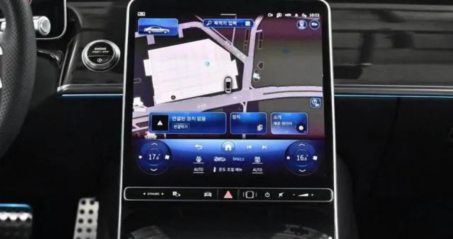 Mercedes-Benz S-Class 