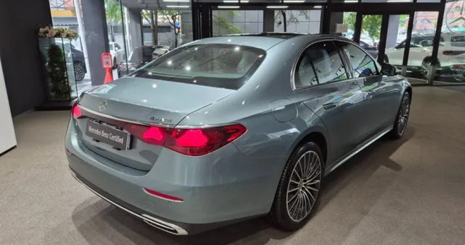 Mercedes-Benz E-Class 