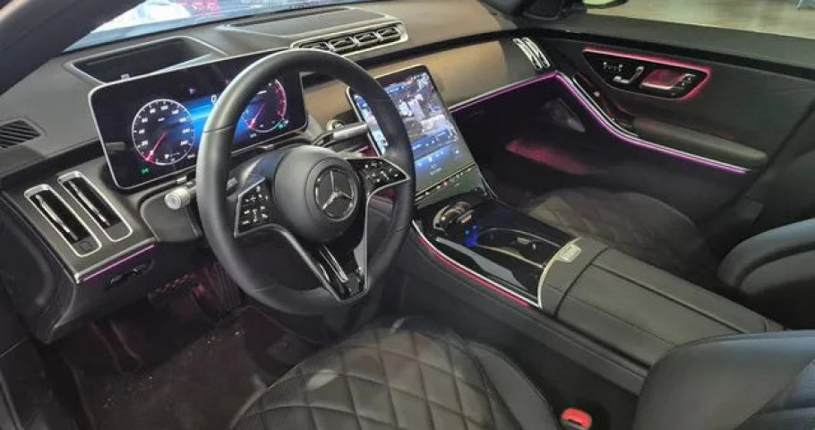 Mercedes-Benz S-Class 
