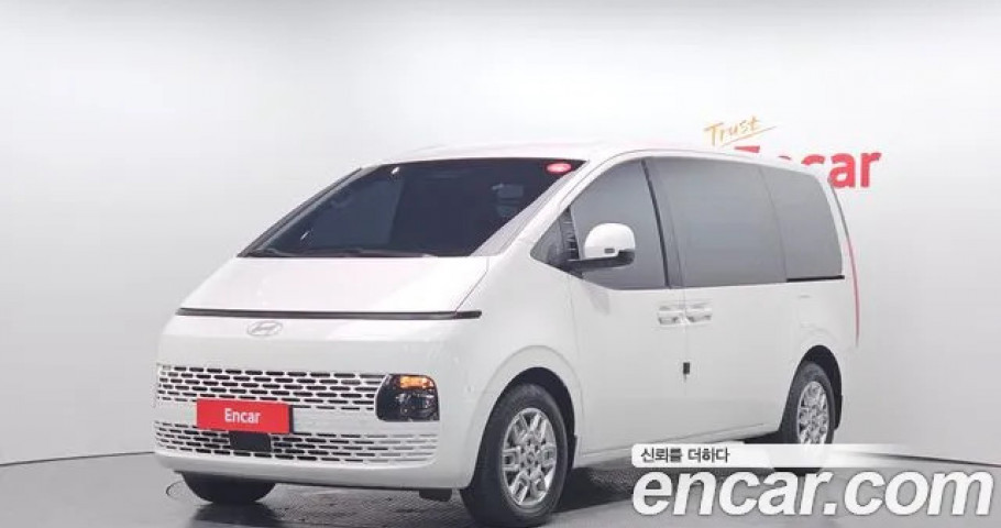 Hyundai Staria 