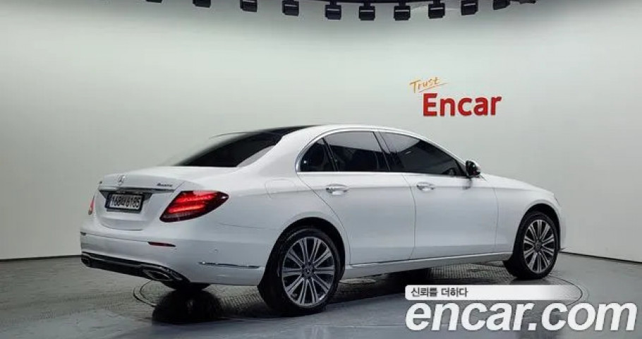 Mercedes-Benz E-Class 