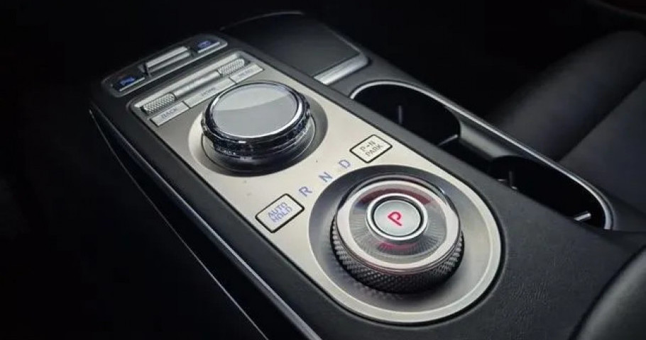 Genesis Gv70 