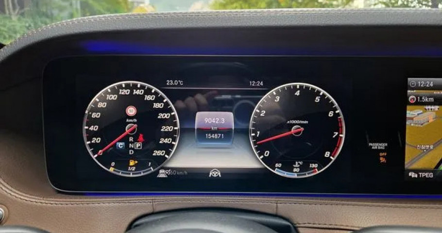 Mercedes-Benz S-Class 