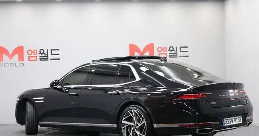 Genesis G90 
