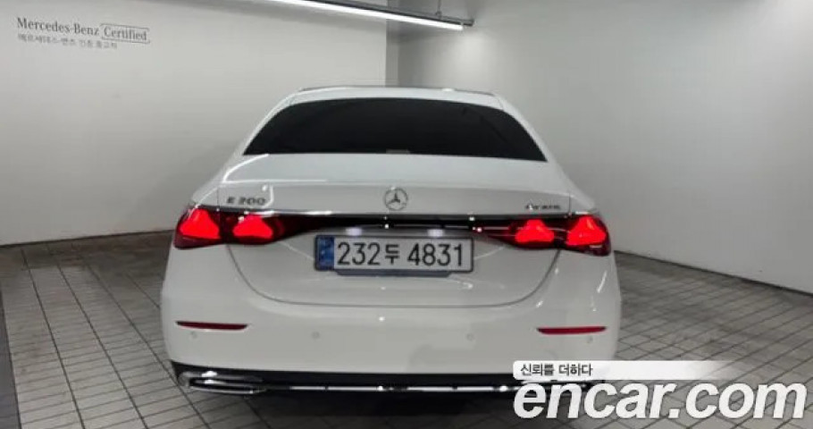 Mercedes-Benz E-Class 