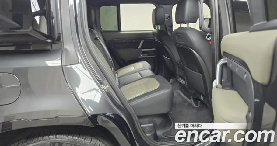 Land Rover Defender 