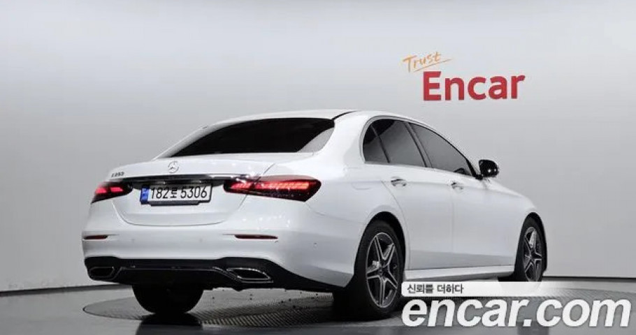 Mercedes-Benz E-Class 
