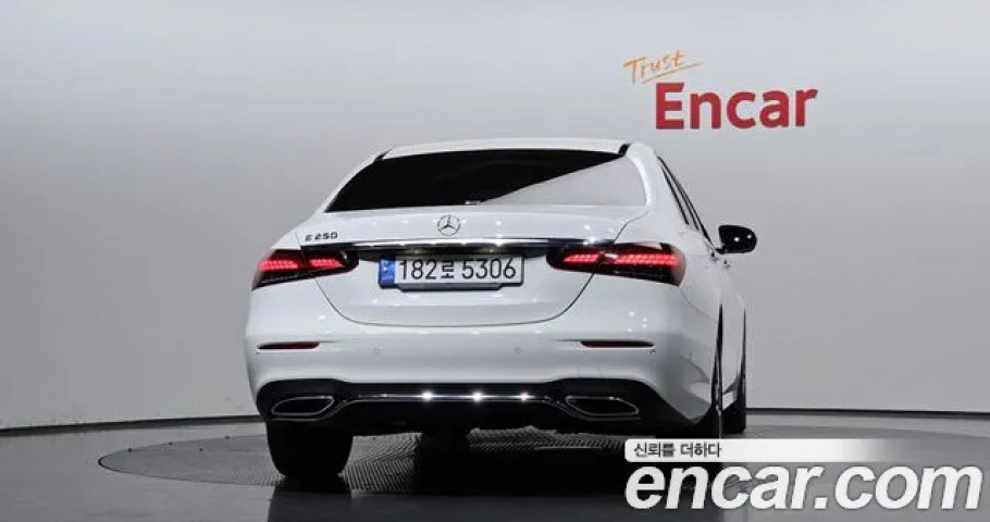 Mercedes-Benz E-Class 