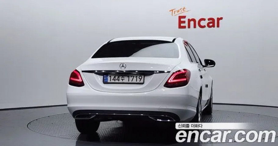 Mercedes-Benz C-Class 
