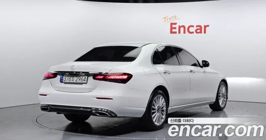 Mercedes-Benz E-Class 