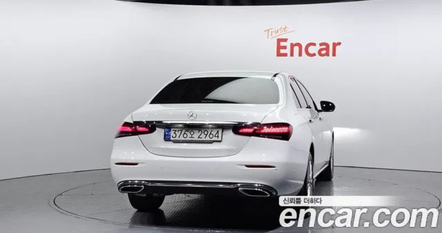 Mercedes-Benz E-Class 