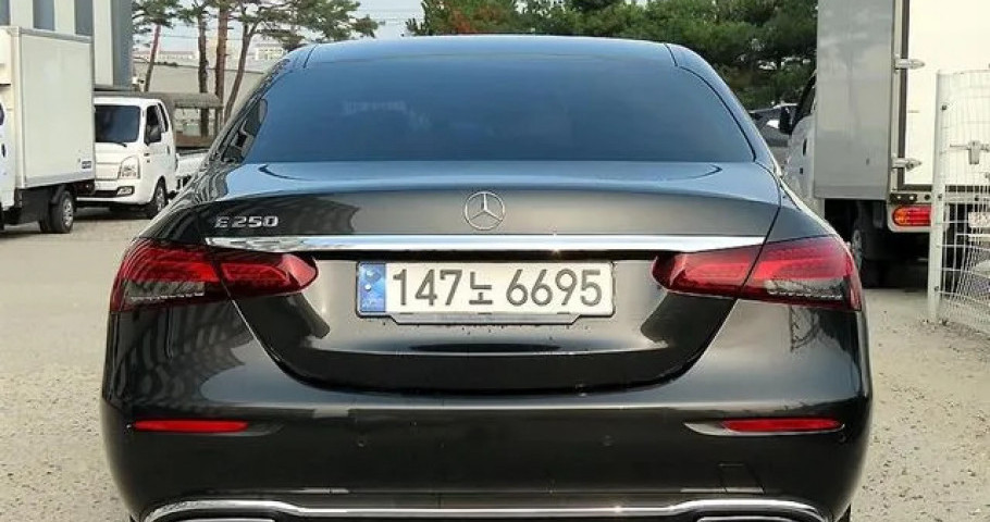 Mercedes-Benz E-Class 
