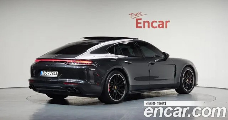 Porsche Panamera 