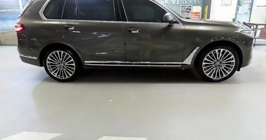 BMW X7 