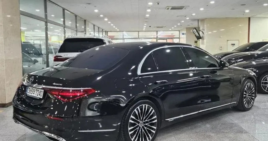 Mercedes-Benz S-Class 