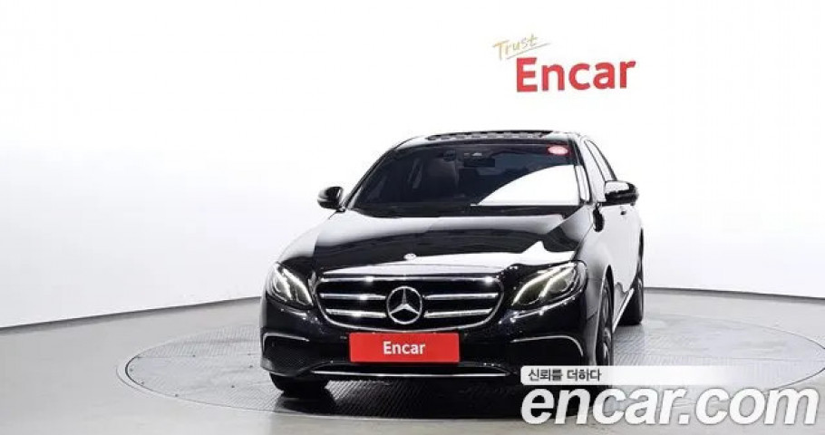 Mercedes-Benz E-Class 