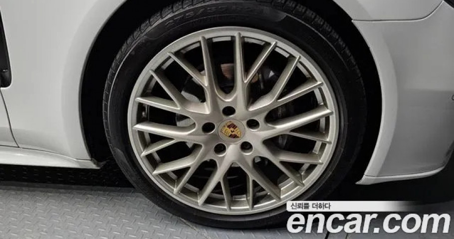 Porsche Panamera 